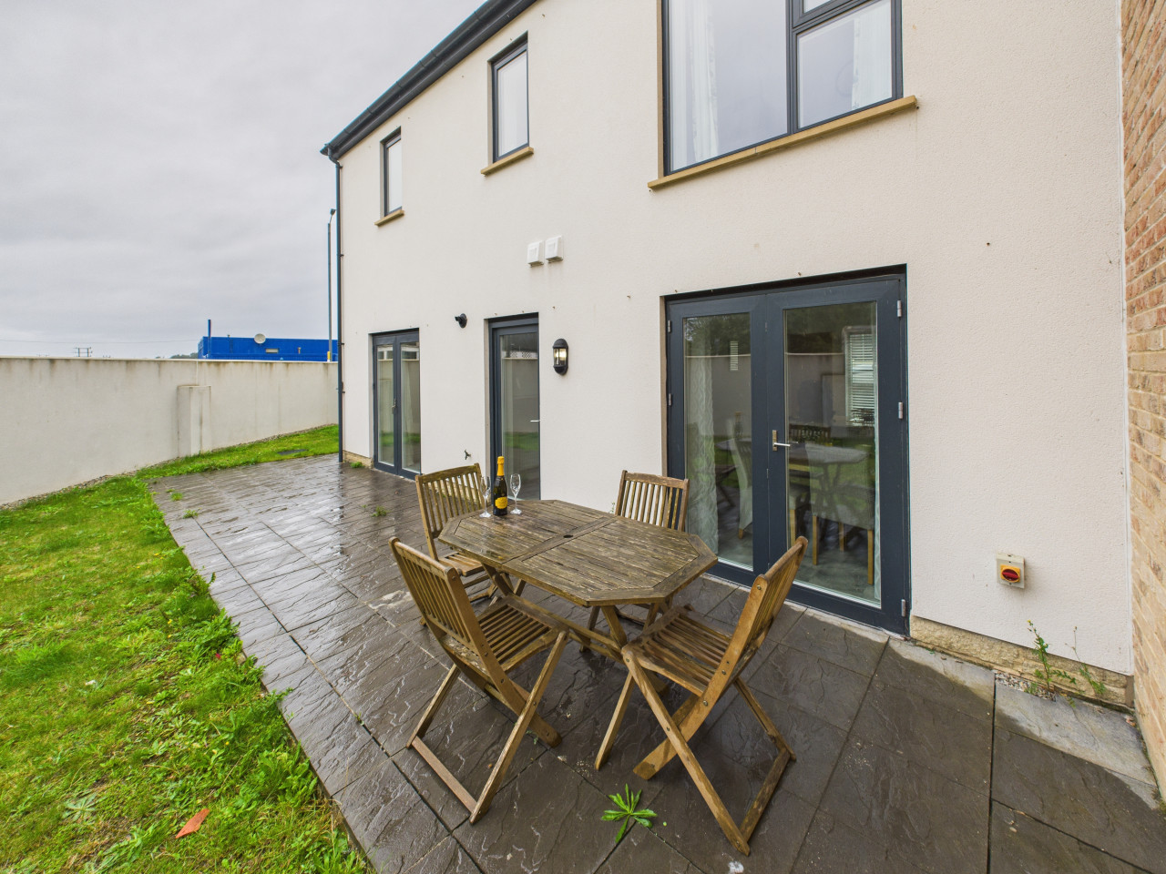 Harvey’s Yard | New | Luxury Stay | Walk to Beach