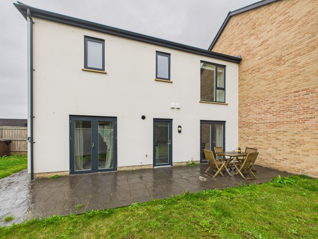 Harvey’s Yard | New | Luxury Stay | Walk to Beach