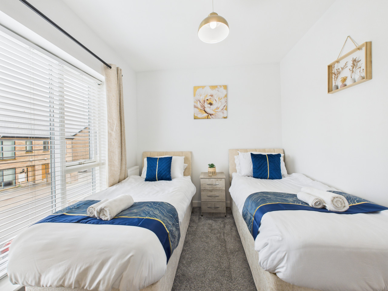 Harvey’s Yard | New | Luxury Stay | Walk to Beach