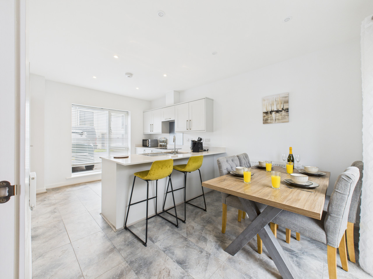 Harvey’s Yard | New | Luxury Stay | Walk to Beach