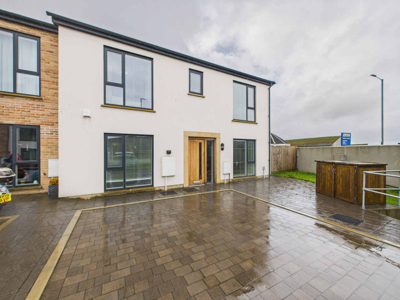 Harvey’s Yard | New | Luxury Stay | Walk to Beach