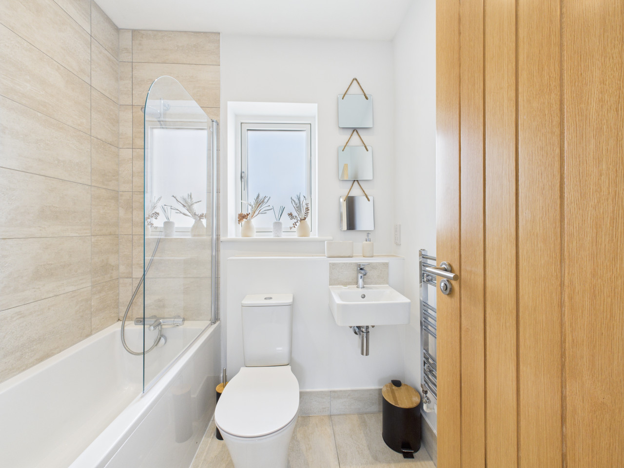 Harvey’s Yard | New | Luxury Stay | Walk to Beach