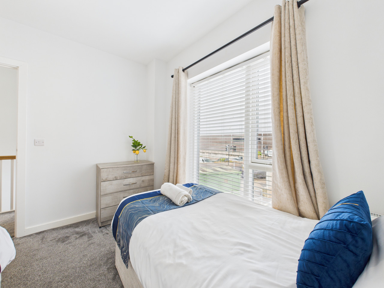 Harvey’s Yard | New | Luxury Stay | Walk to Beach