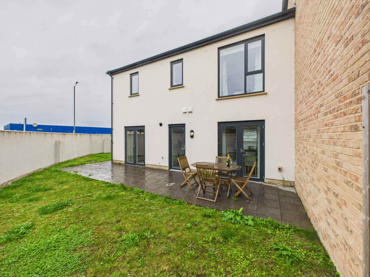 Harvey’s Yard | New | Luxury Stay | Walk to Beach