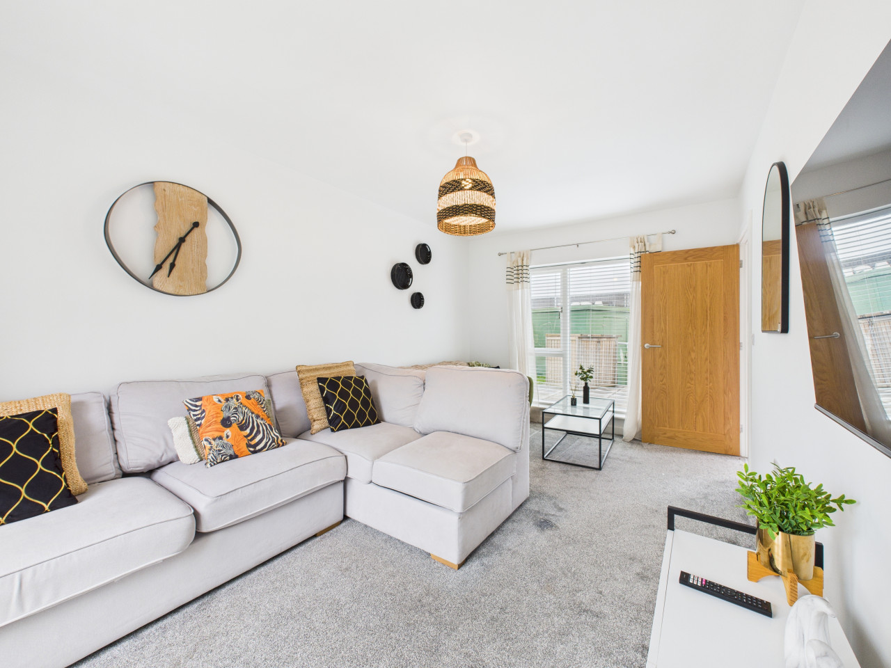 Harvey’s Yard | New | Luxury Stay | Walk to Beach