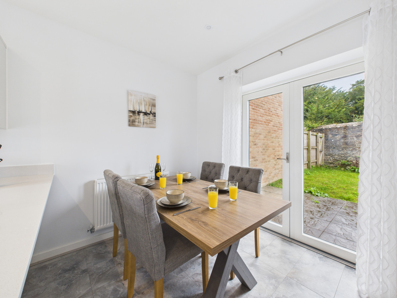 Harvey’s Yard | New | Luxury Stay | Walk to Beach