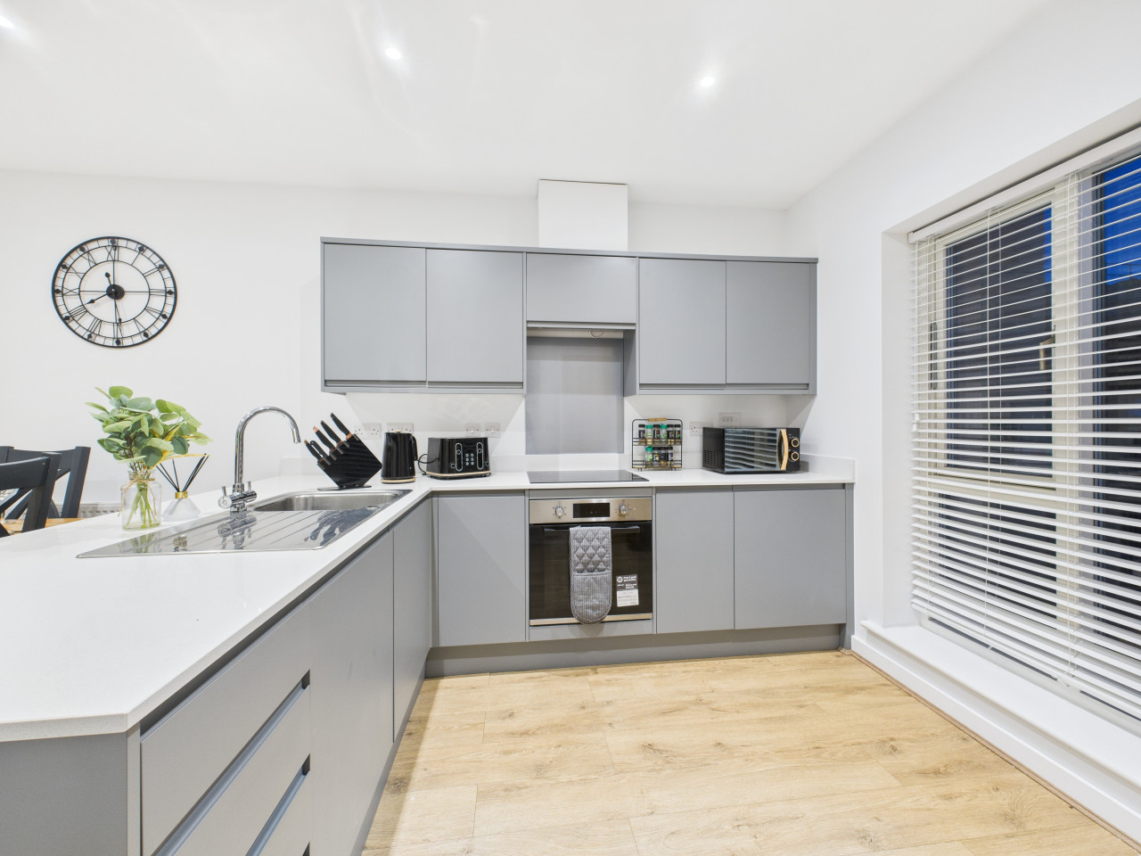 Harvey's Yard | Luxury Home | Beach & Parking