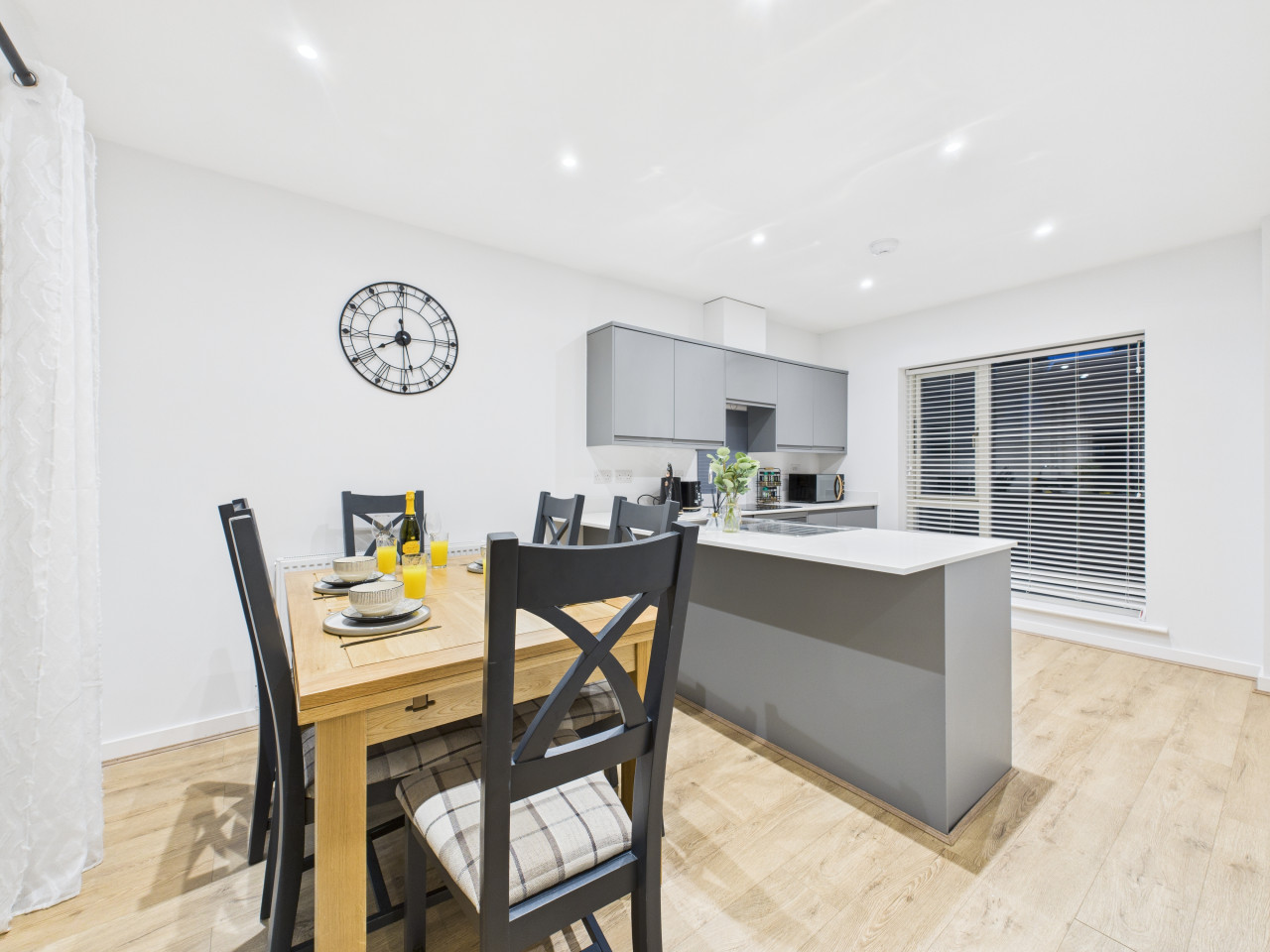 Harvey's Yard | Luxury Home | Beach & Parking