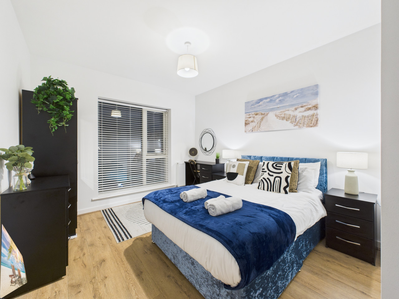 Harvey's Yard | Luxury Home | Beach & Parking