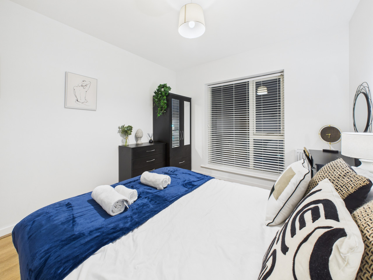 Harvey's Yard | Luxury Home | Beach & Parking