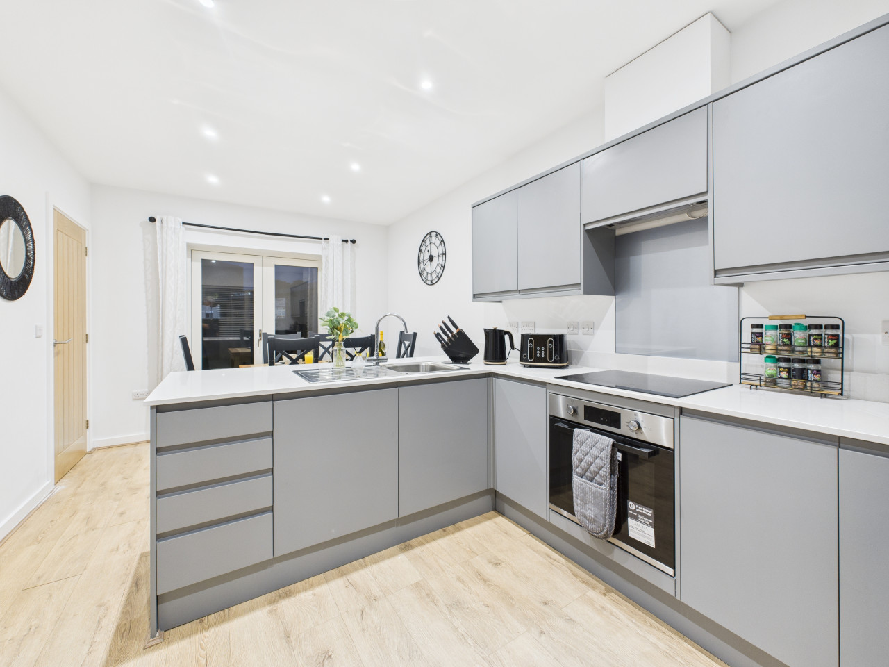 Harvey's Yard | Luxury Home | Beach & Parking