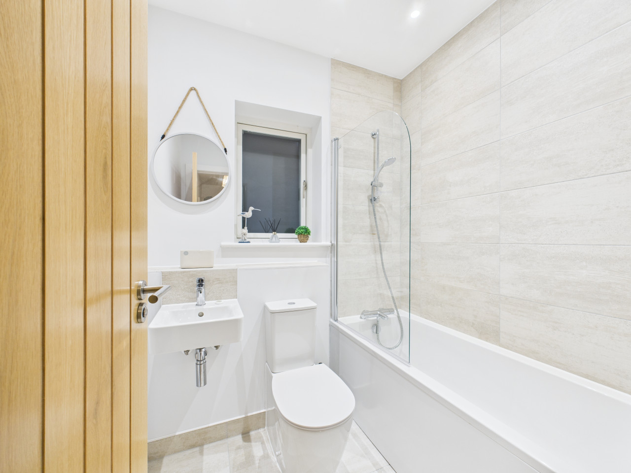 Harvey's Yard | Luxury Home | Beach & Parking