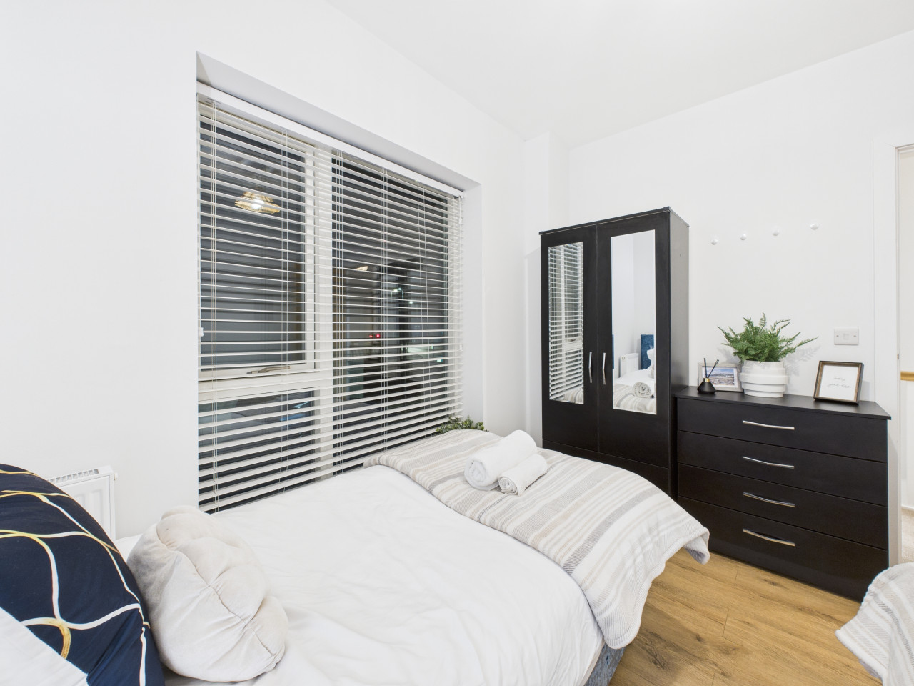 Harvey's Yard | Luxury Home | Beach & Parking