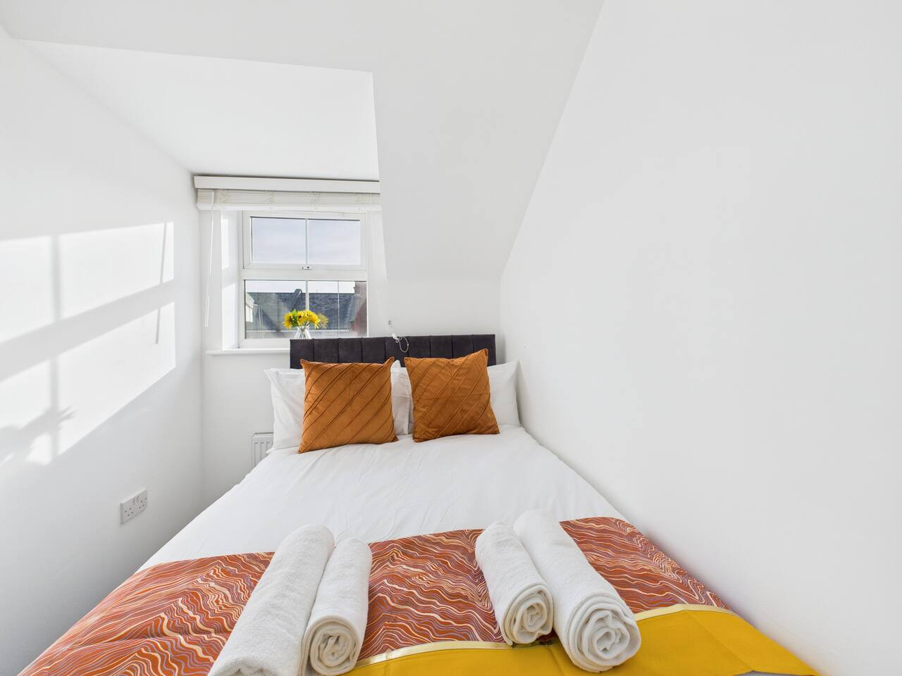 New | Brookbank Place | Central | Free Parking