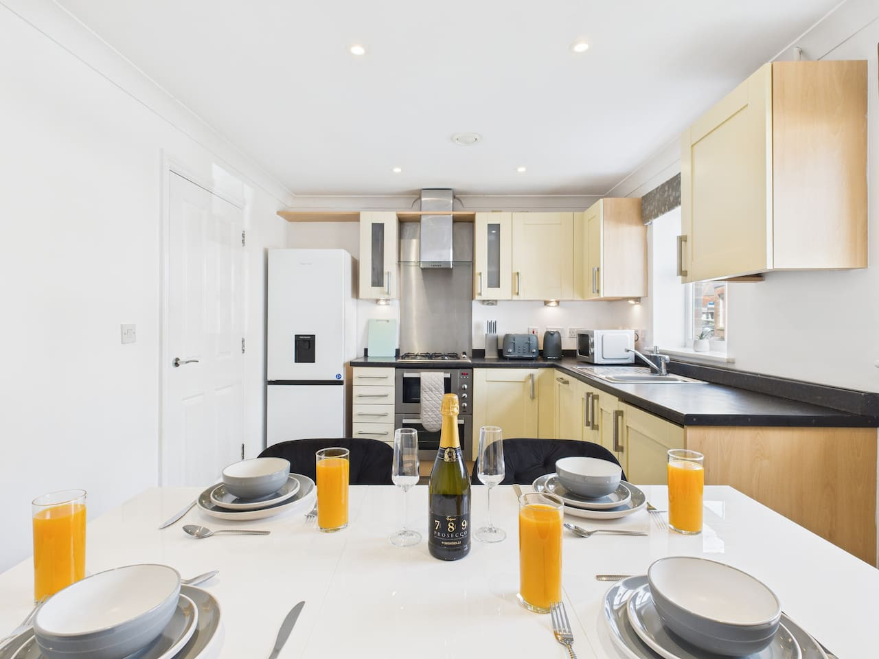 New | Brookbank Place | Central | Free Parking