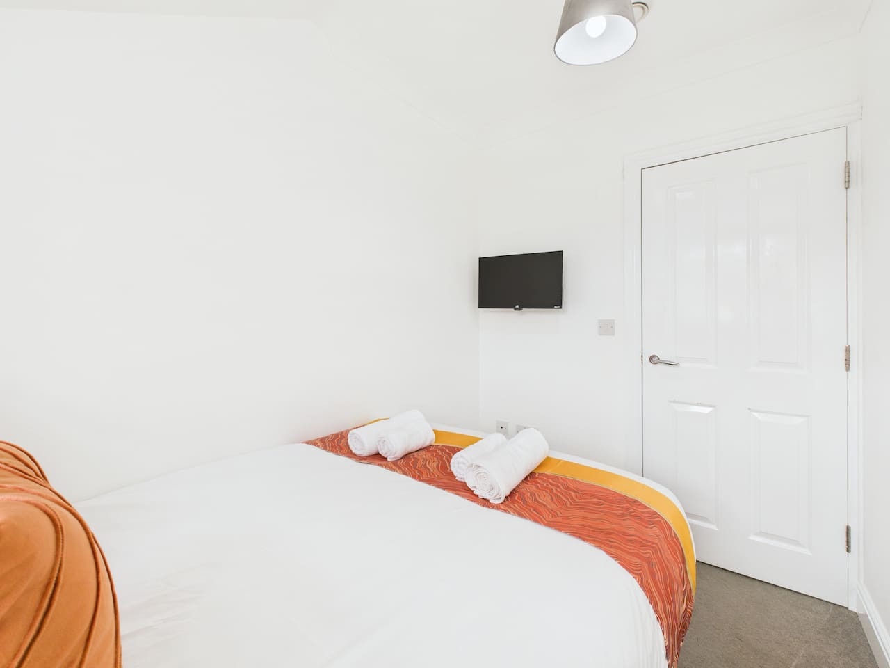 New | Brookbank Place | Central | Free Parking