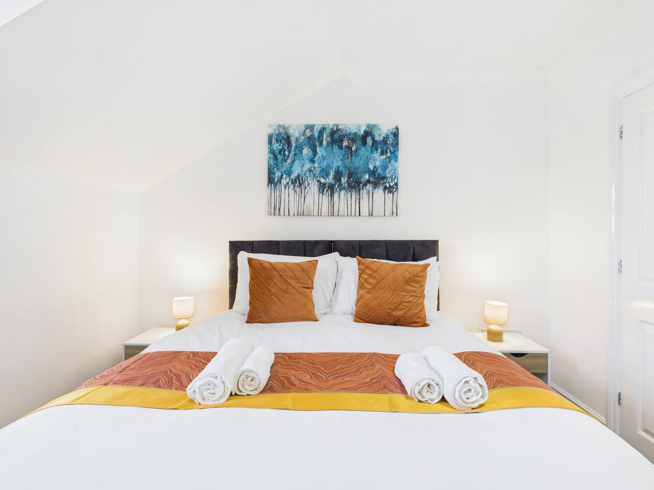 New | Brookbank Place | Central | Free Parking