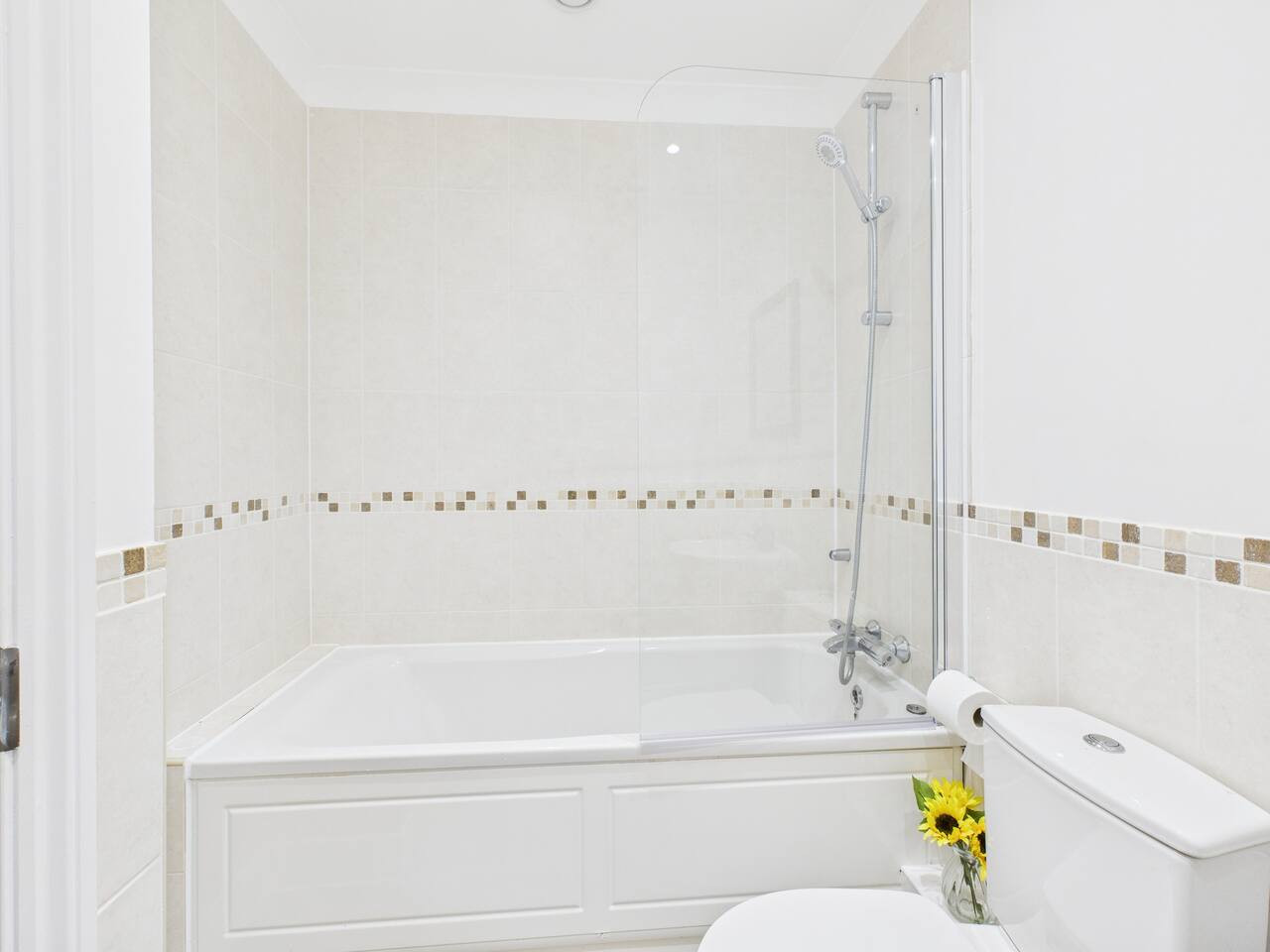 New | Brookbank Place | Central | Free Parking