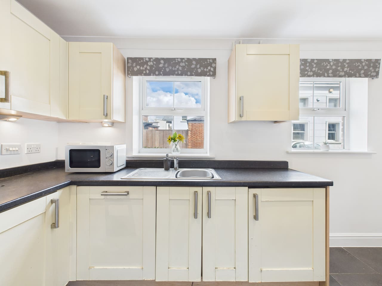 New | Brookbank Place | Central | Free Parking