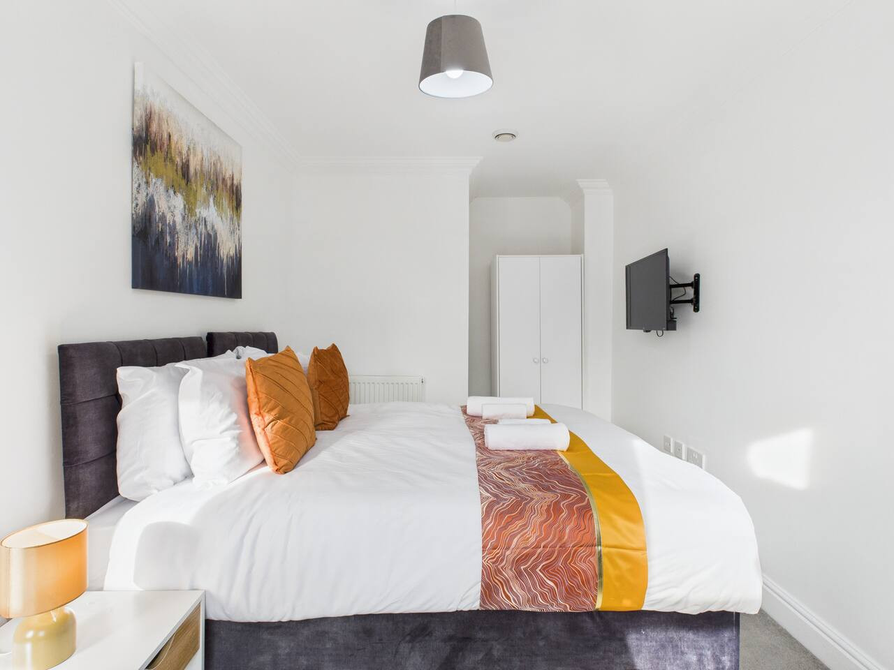 New | Brookbank Place | Central | Free Parking