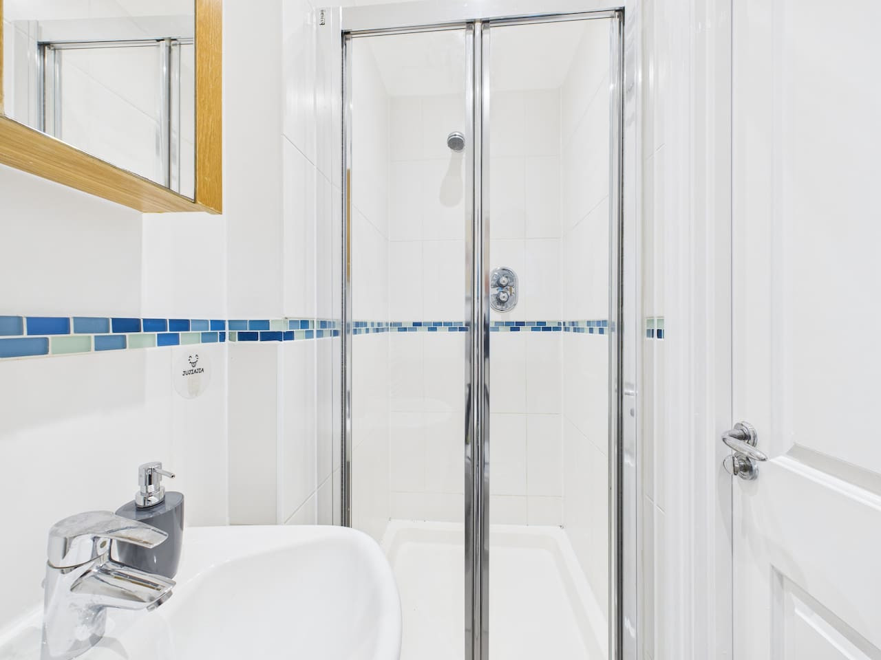 New | Brookbank Place | Central | Free Parking