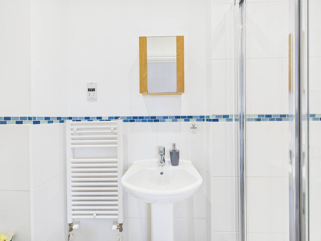 New | Brookbank Place | Central | Free Parking