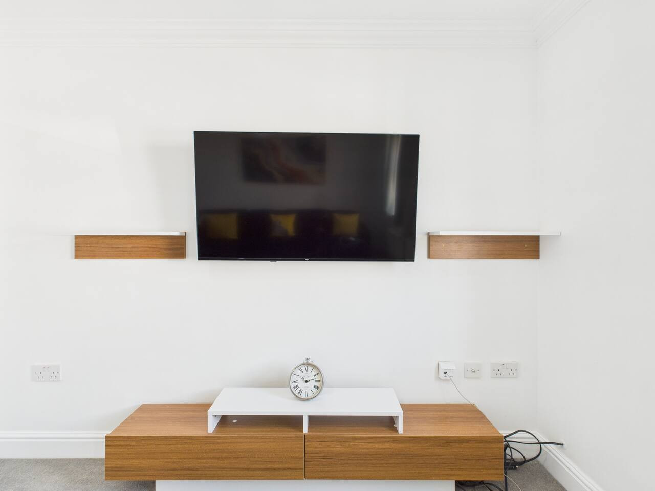 New | Brookbank Place | Central | Free Parking