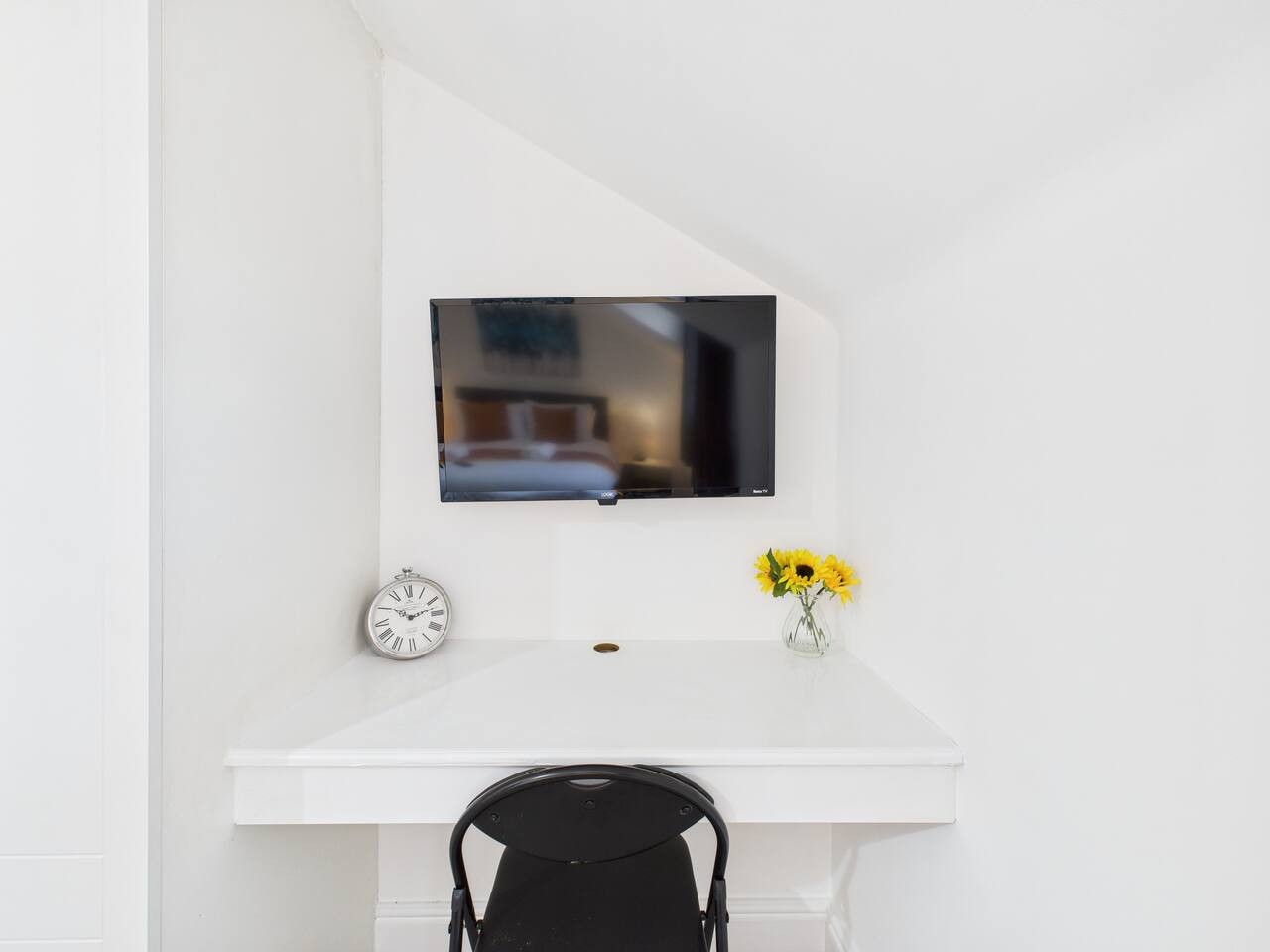 New | Brookbank Place | Central | Free Parking