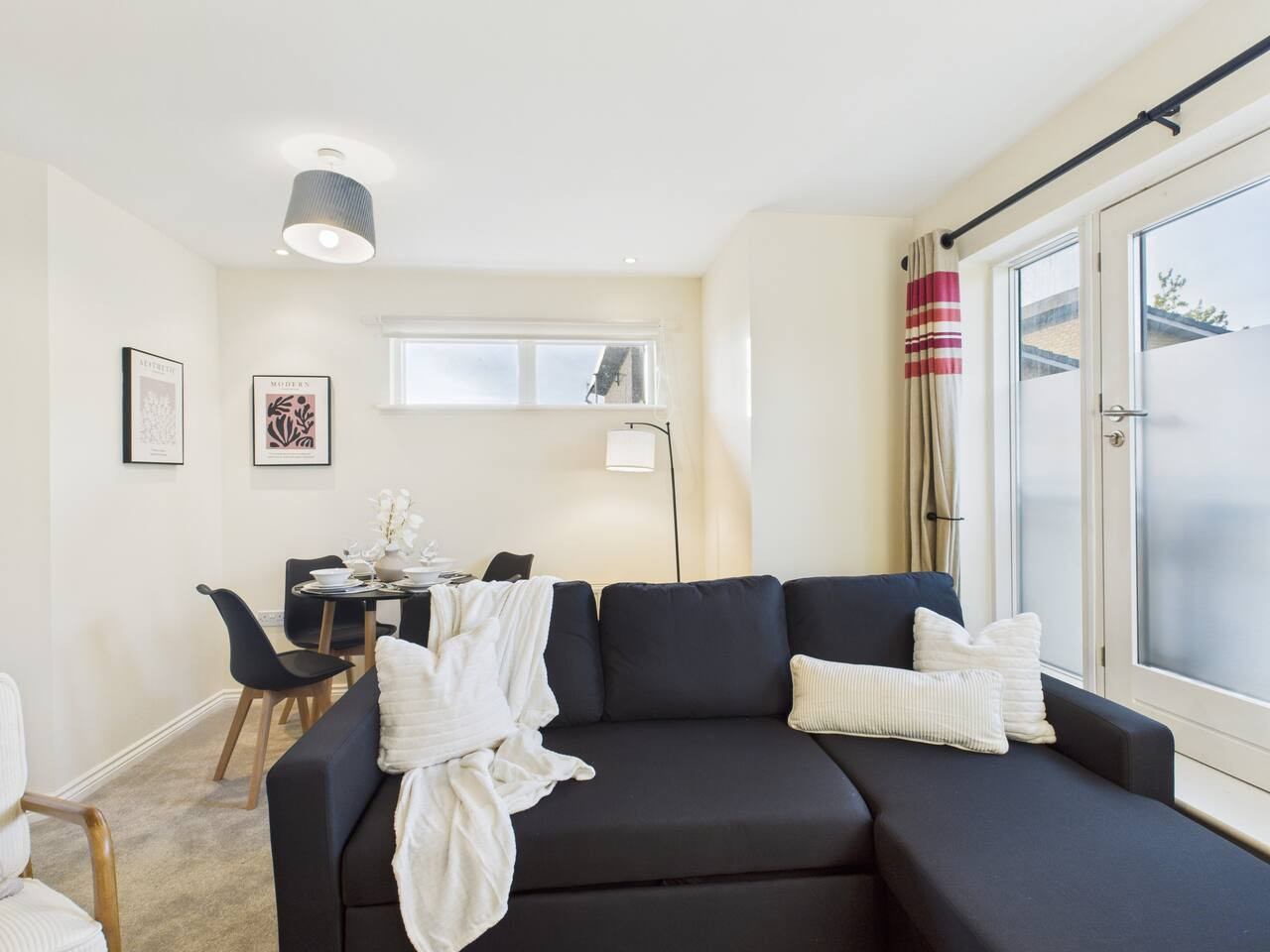 Stylish Cheltenham Apartment | Spacious | Parking