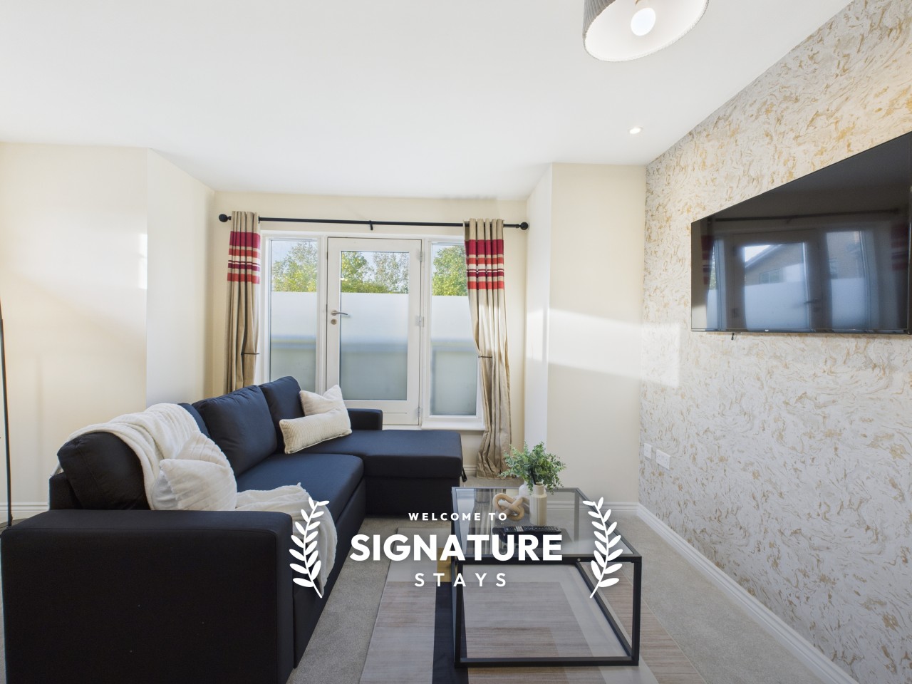 18 Corrine Court serviced apartment - Cheltenham - VivreStays