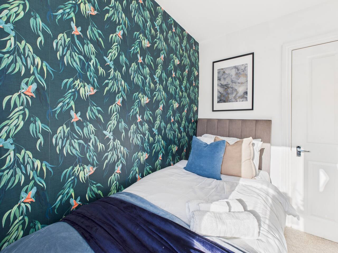 *New* | No1 Saxon Way | Gym | Pool & Spa