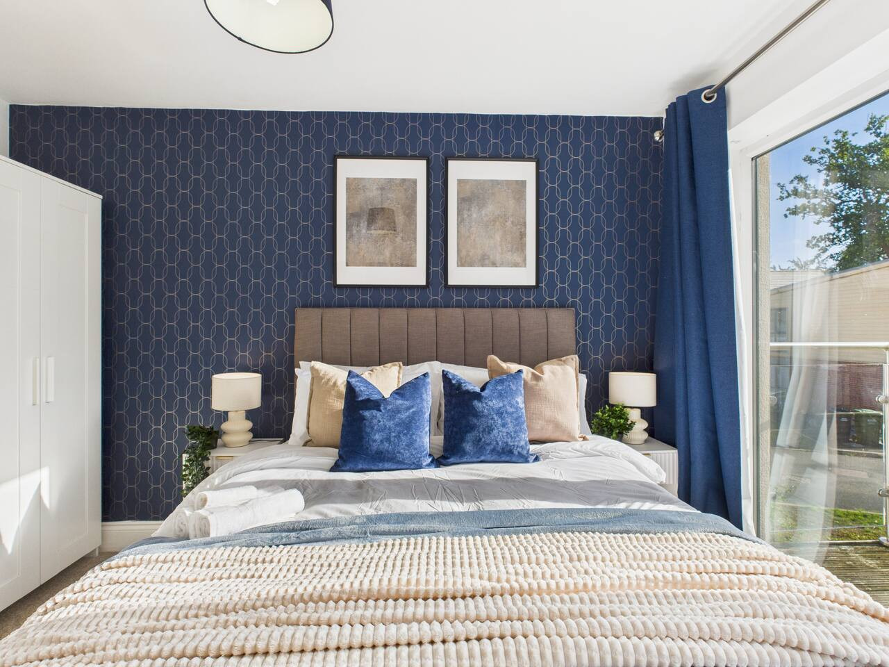 *New* | No1 Saxon Way | Gym | Pool & Spa