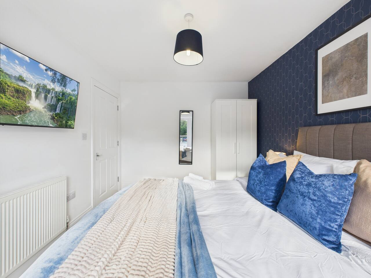 *New* | No1 Saxon Way | Gym | Pool & Spa