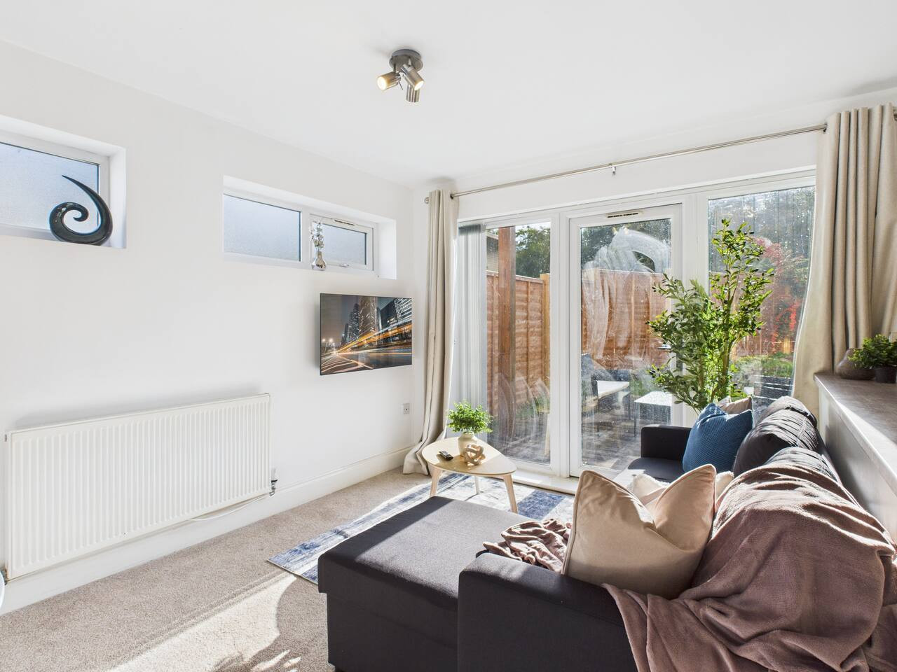 *New* | No1 Saxon Way | Gym | Pool & Spa