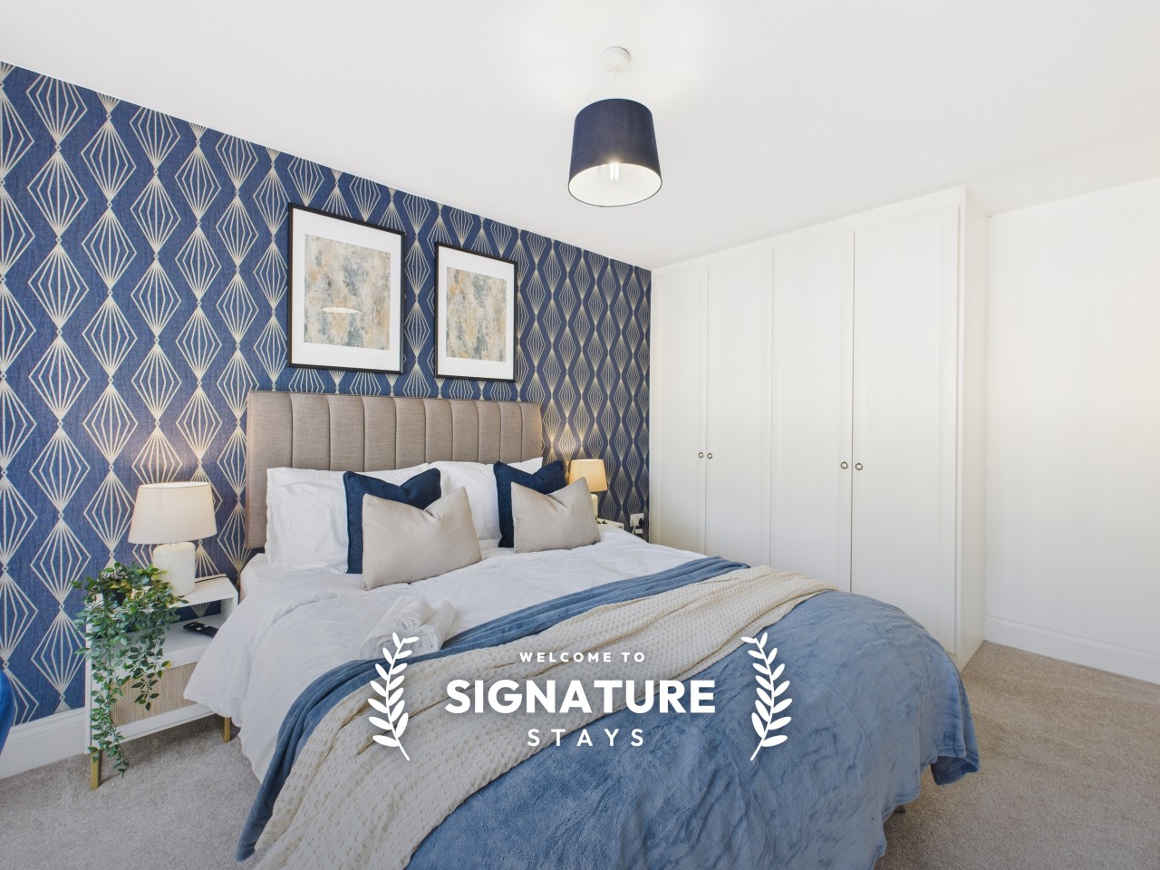 1 Saxon Way serviced apartment - Wychbold - VivreStays