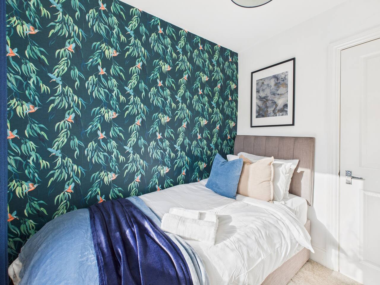 *New* | No1 Saxon Way | Gym | Pool & Spa