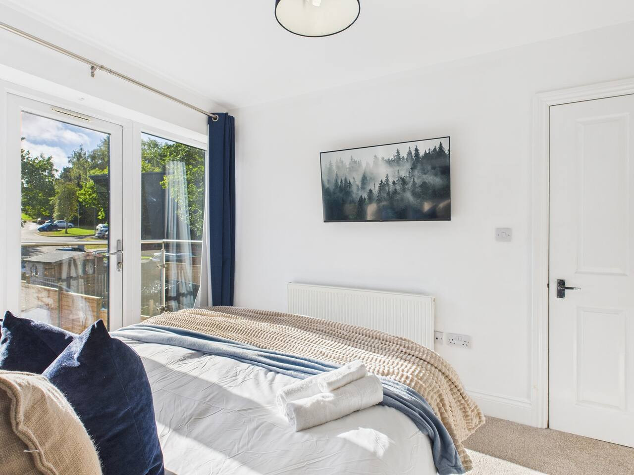 *New* | No1 Saxon Way | Gym | Pool & Spa