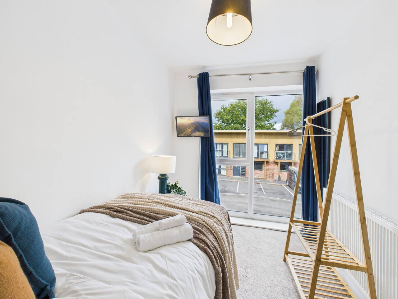 *New* | No1 Saxon Way | Gym | Pool & Spa