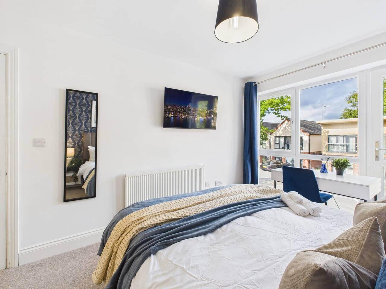 *New* | No1 Saxon Way | Gym | Pool & Spa