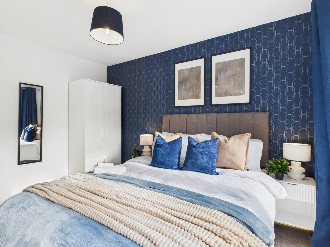 *New* | No1 Saxon Way | Gym | Pool & Spa