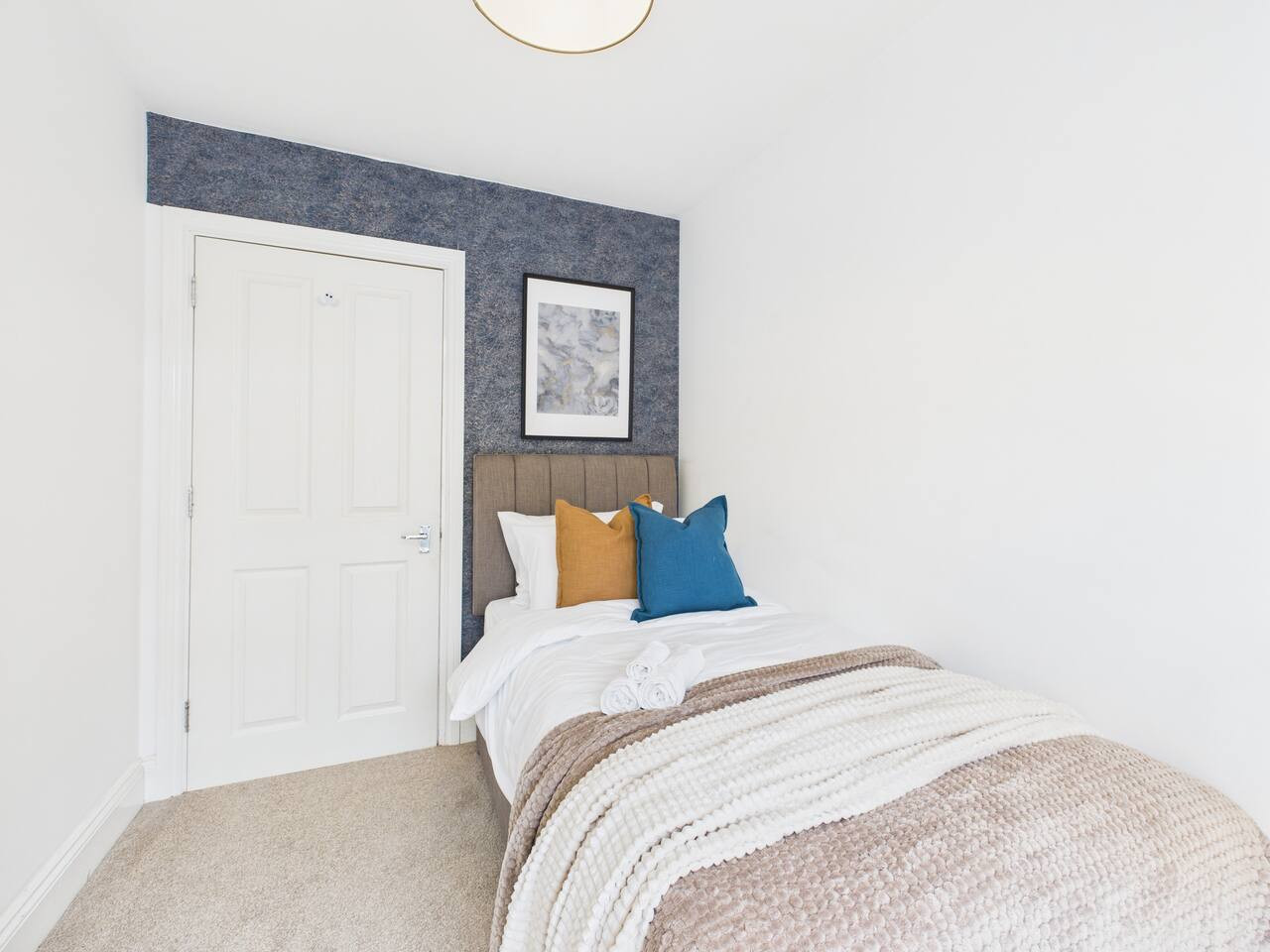 *New* | No1 Saxon Way | Gym | Pool & Spa