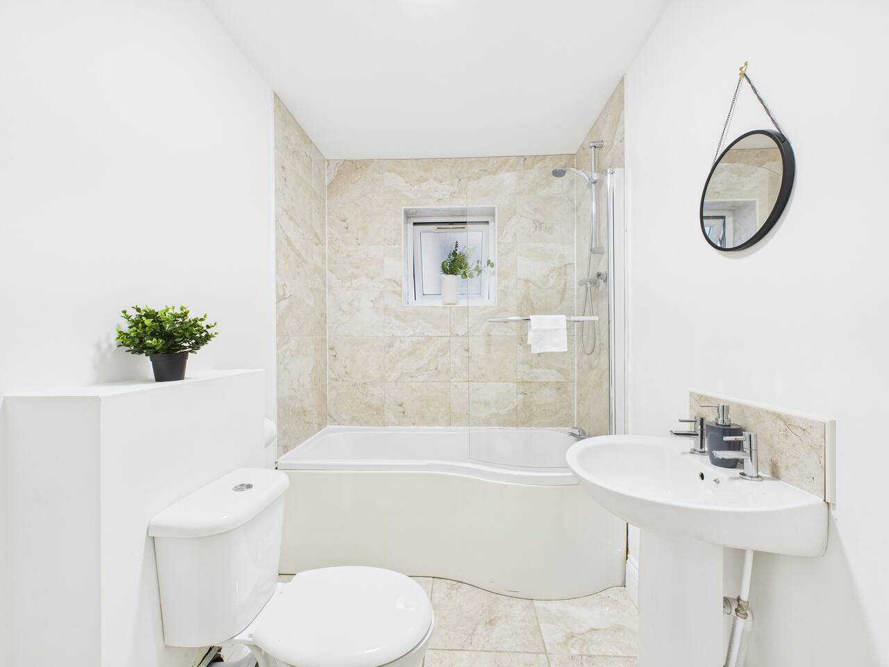 *New* | No5 Saxon Way | Gym | Pool & Spa