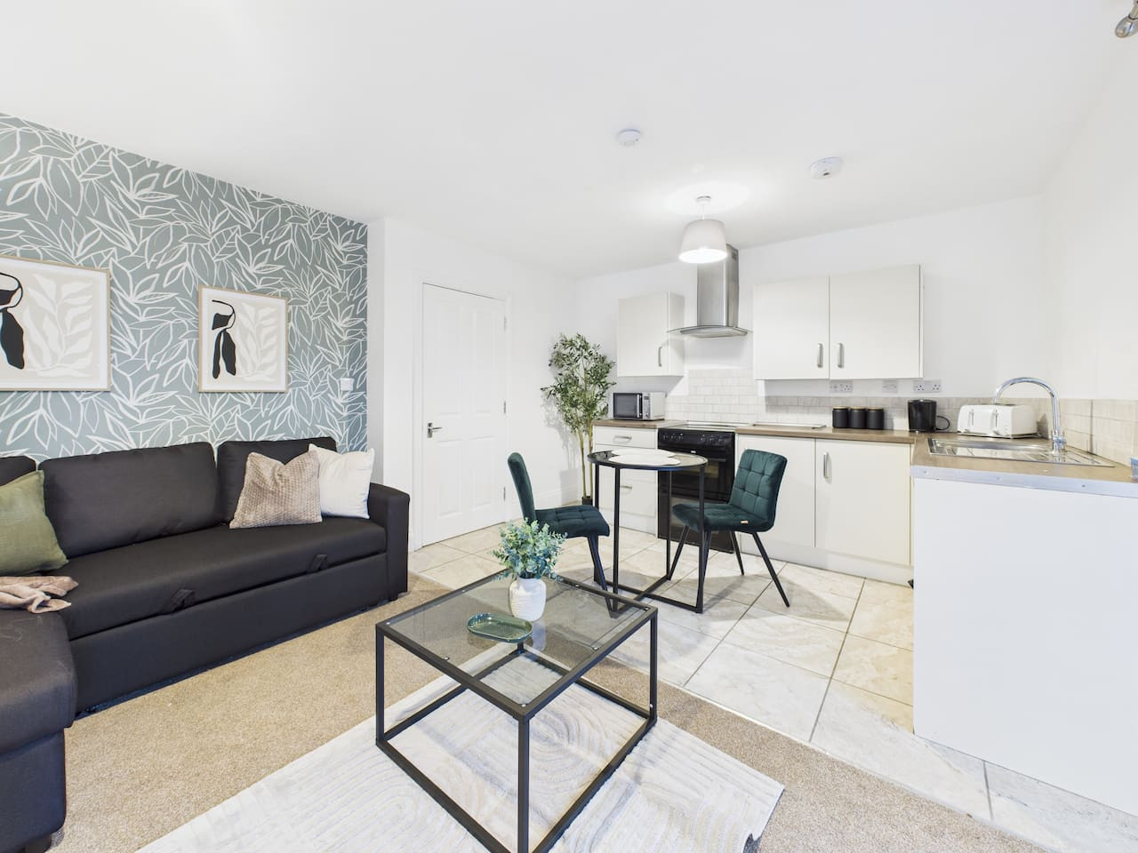 *New* | No5 Saxon Way | Gym | Pool & Spa