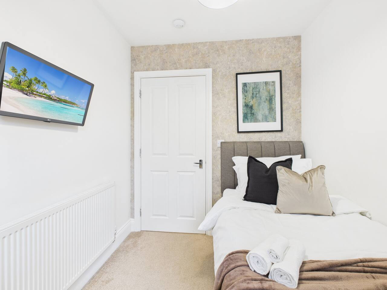 *New* | No5 Saxon Way | Gym | Pool & Spa