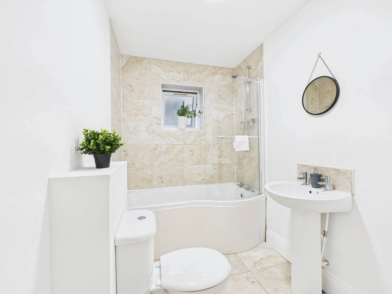 *New* | No5 Saxon Way | Gym | Pool & Spa