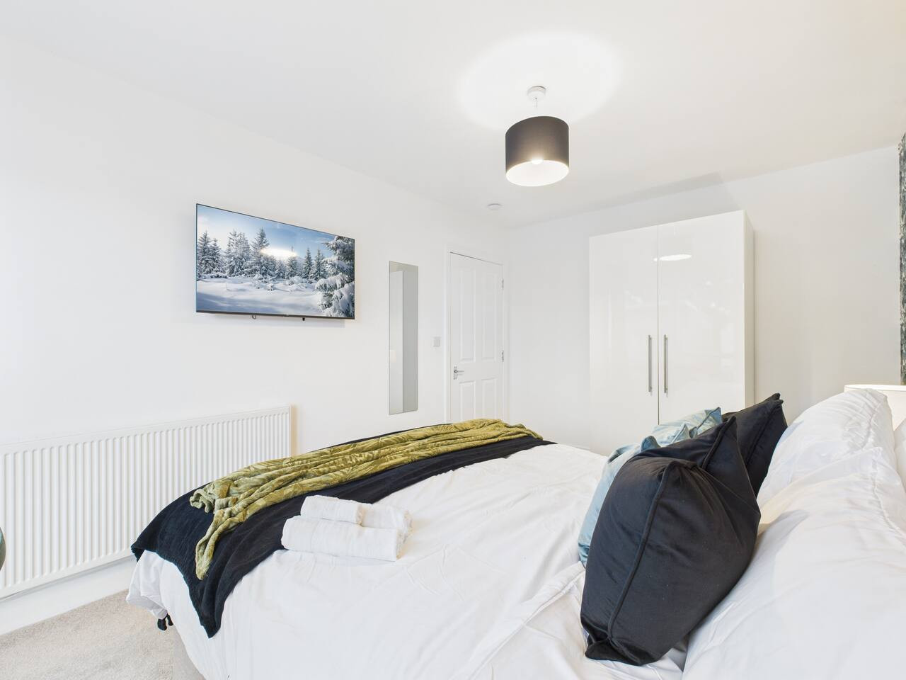 *New* | No5 Saxon Way | Gym | Pool & Spa