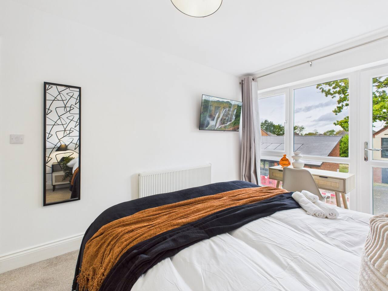 *New* | No7 Saxon Way | Gym | Pool & Spa