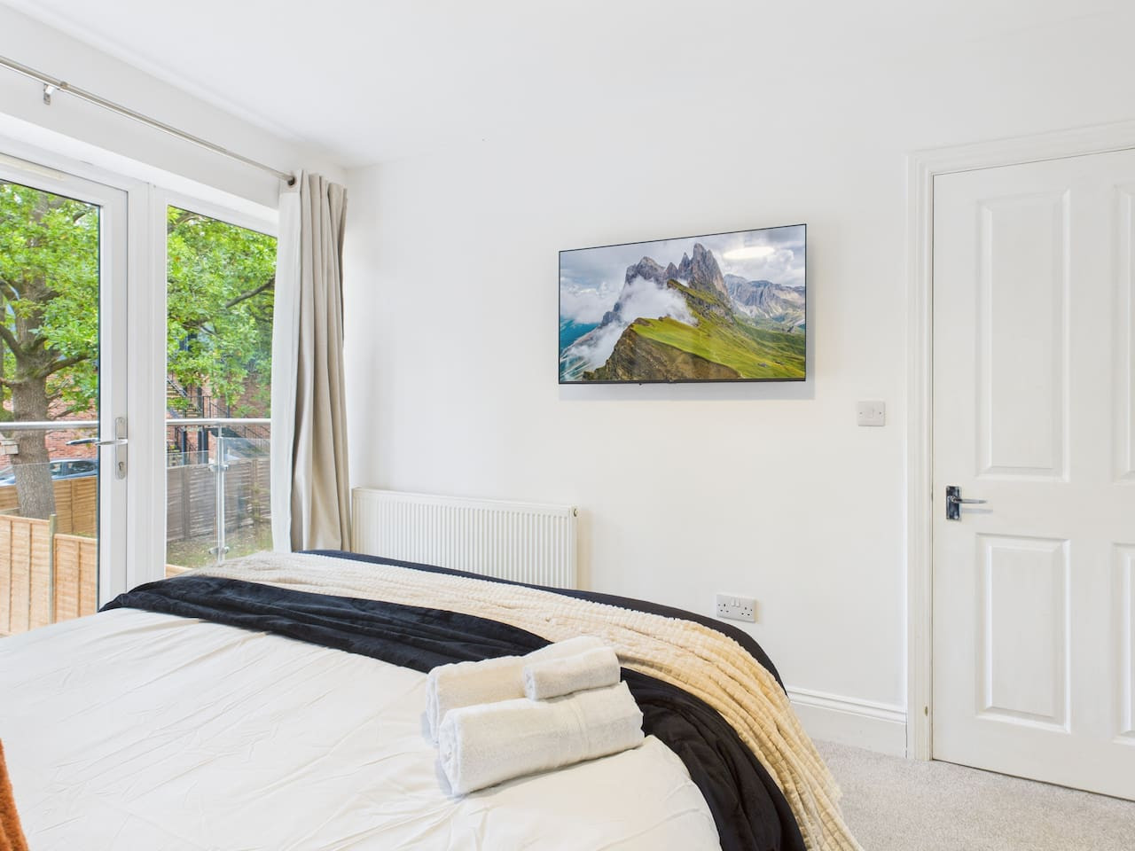 *New* | No7 Saxon Way | Gym | Pool & Spa