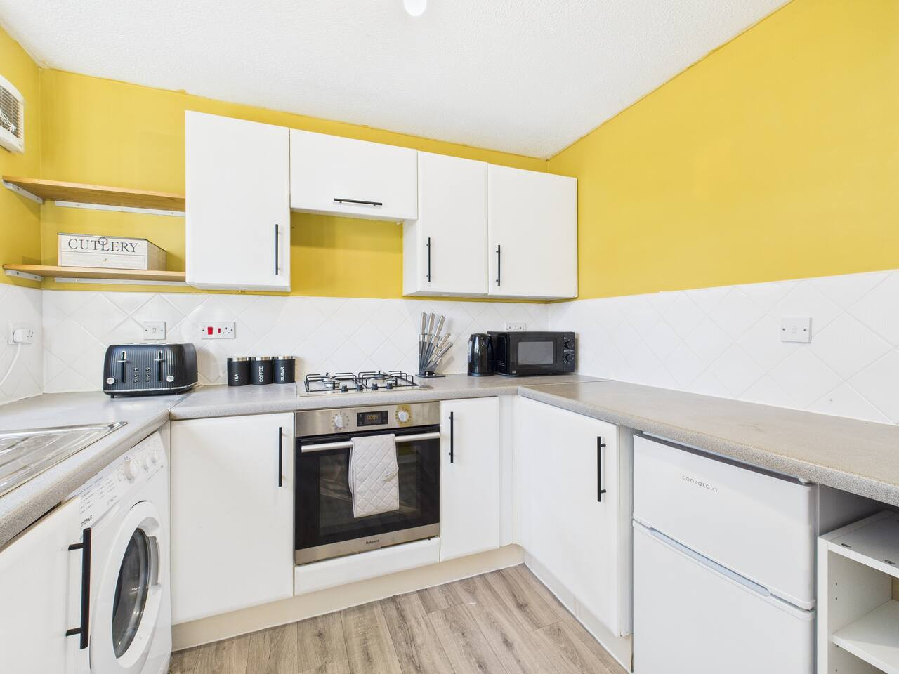 NEW | Cornfields Place | Racecourse | Free Parking