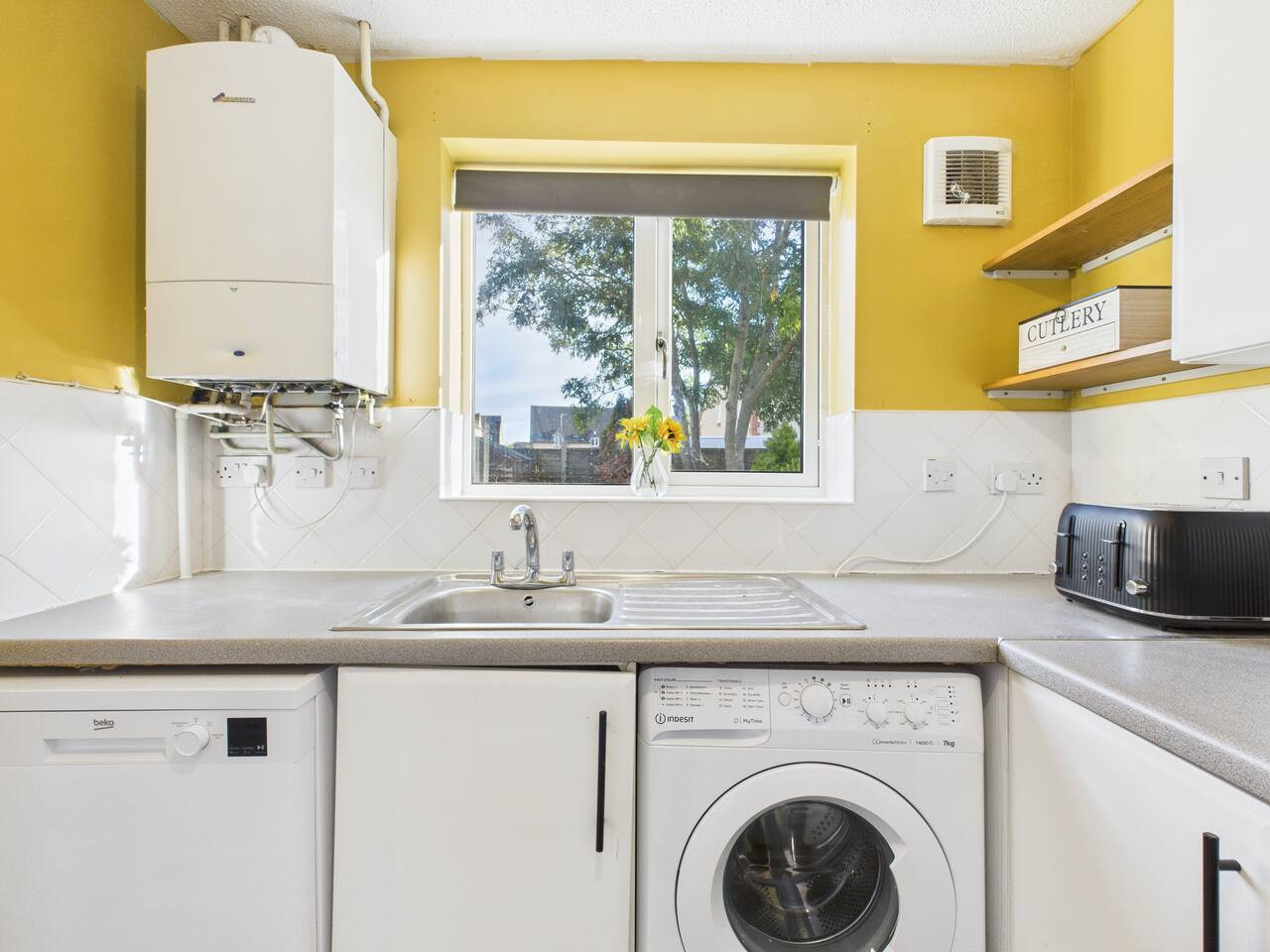 NEW | Cornfields Place | Racecourse | Free Parking